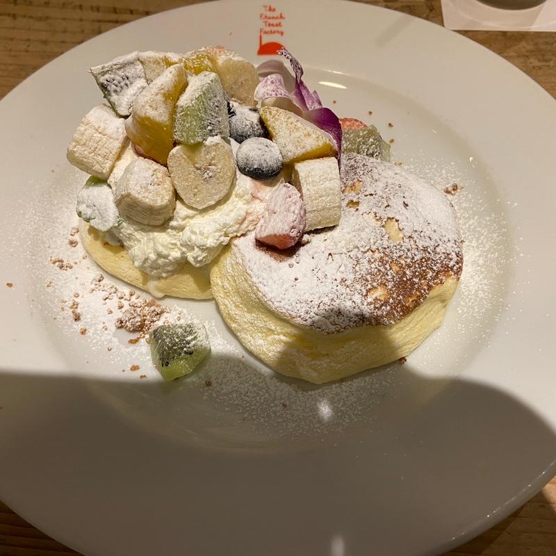5種のフルーツパンケーキ(The French Toast Factory ヨドバシAkiba店)