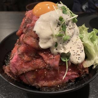 黒毛和牛ローストビーフ丼(レッドロック 三宮東店)