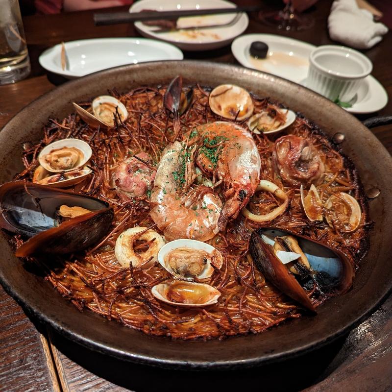 魚介のミックスフィデウア(Meson del Puerto【メソンデルプエルト】)