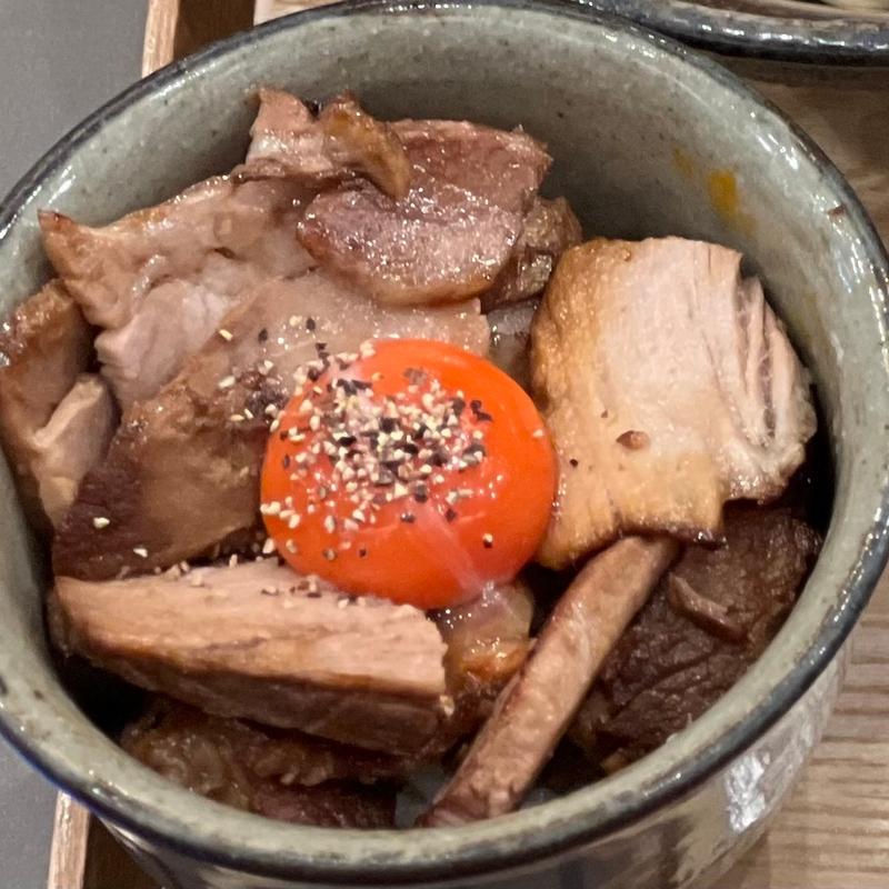 チャーシュー丼(メンヤ ニューオルド)