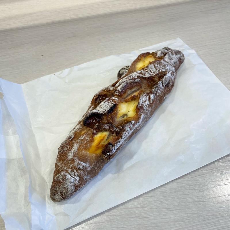 クリームチーズレザン(ボネダンヌ )