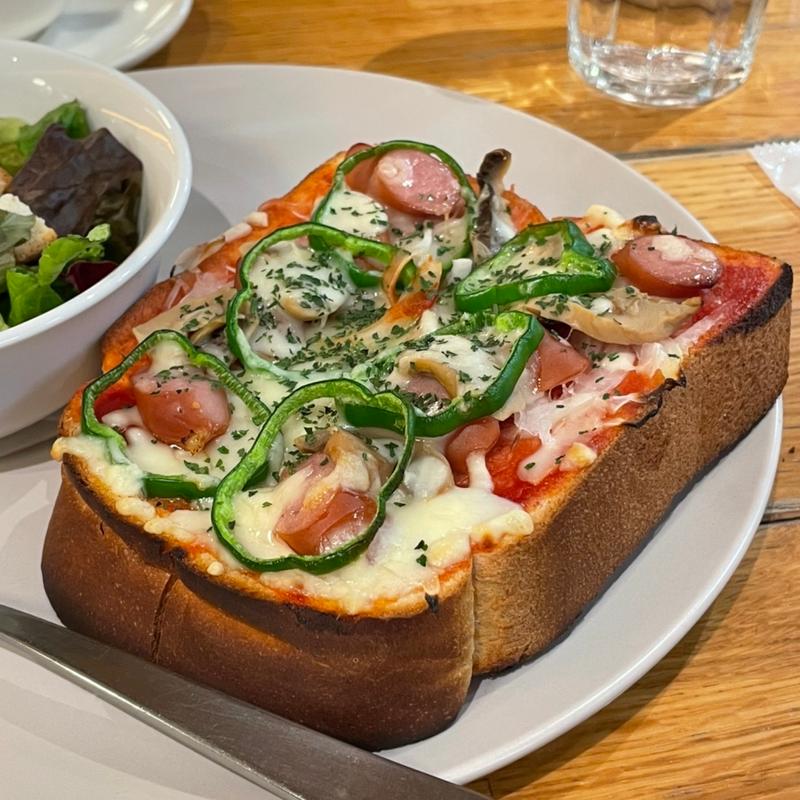 ピザトーストセット(HIGHBALL’S うえのステーション)