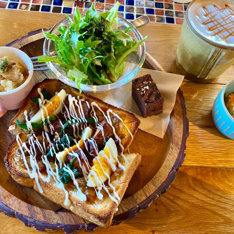 テリマヨ角煮カレートースト(猿とモルターレ)