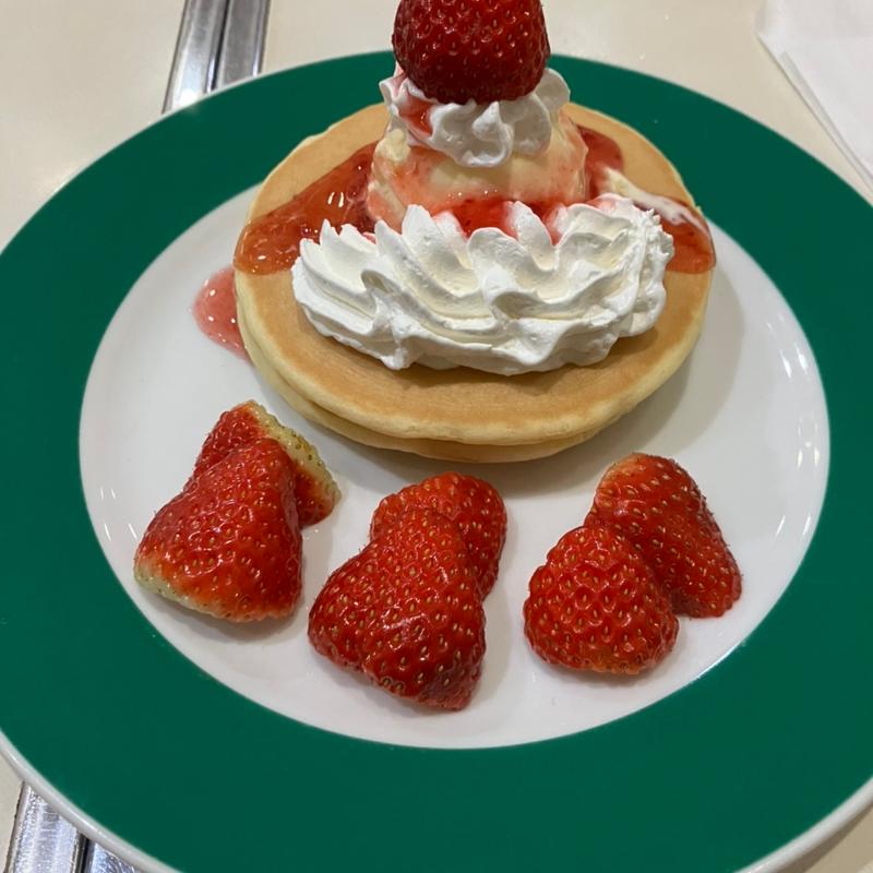 いちごのホットケーキ(ジュアン)
