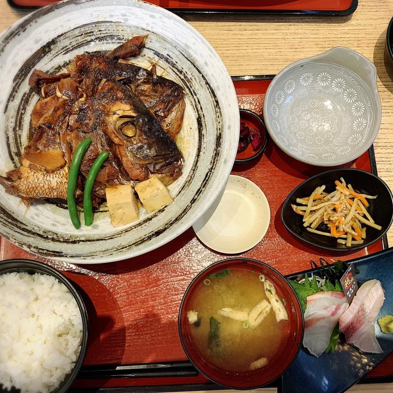 あら炊き定食（刺身熟成）(こんぴら丸)