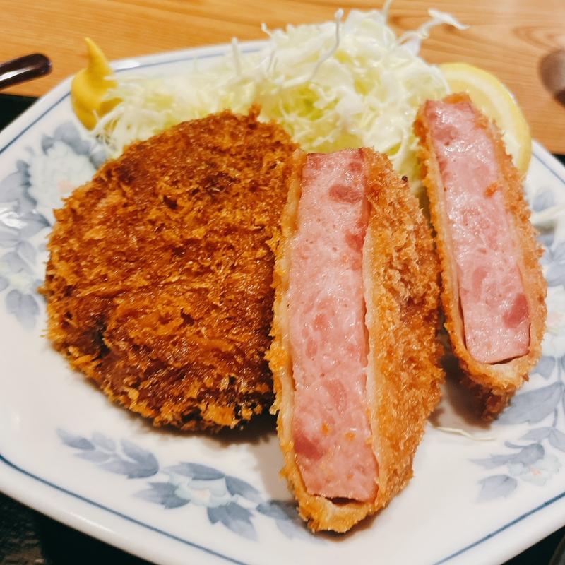 ハムカツとメンチカツ定食(都民酒場魚金 神保町店)