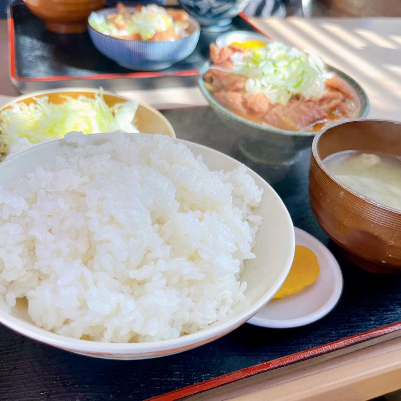 煮込定食両方大盛(もつ煮込 噂の太郎)