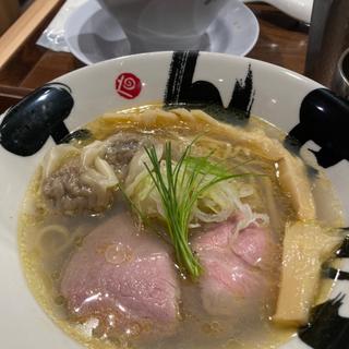 鶏と牡蠣出汁の黄金塩(彩色ラーメン きんせい エキマルシェ大阪店)