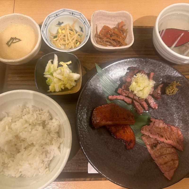 牛たん食べ比べ御膳(牛たんと和牛焼 青葉苑 阪急西宮ガーデンズ店)