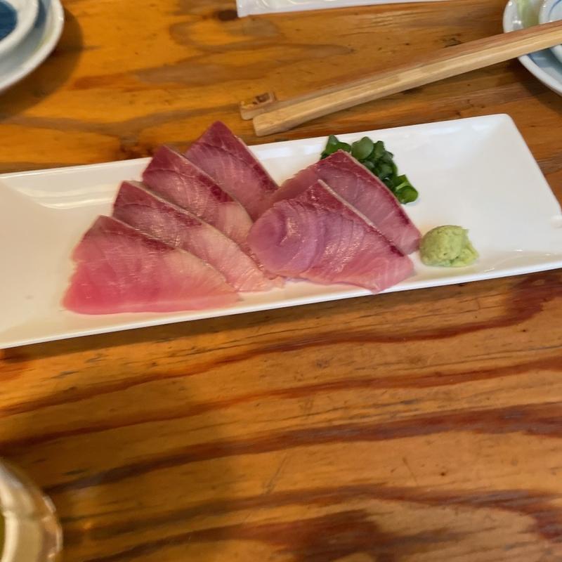 寒ブリ刺身(立ち飲み ますらお)