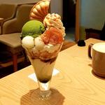 お濃い抹茶きなこわらびもちパフェ(からふね屋CAFE  ビエラ高槻店)