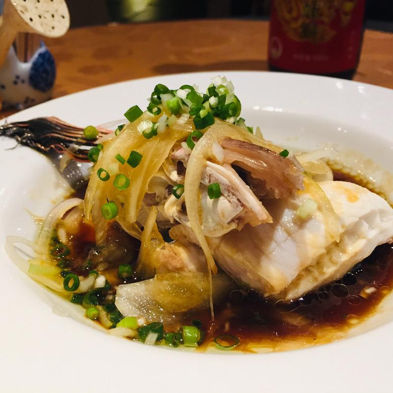 ホウボウの清蒸鮮魚 (中国料理 杏仁香 （チュウゴクリョウリ アンニンシャン）)