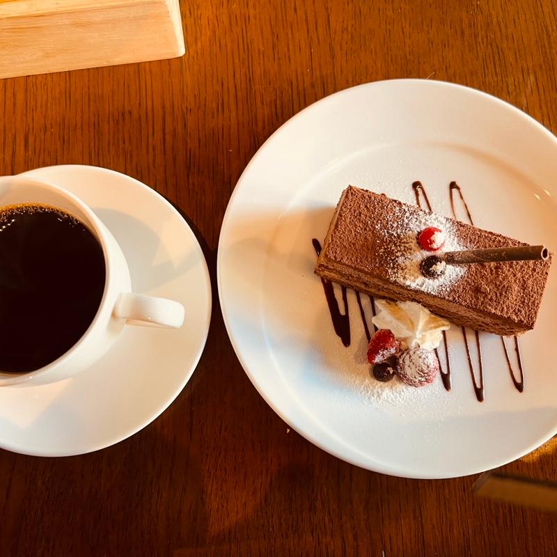 ケーキセット(チョコレートケーキ)(ヨリミチカフェ )