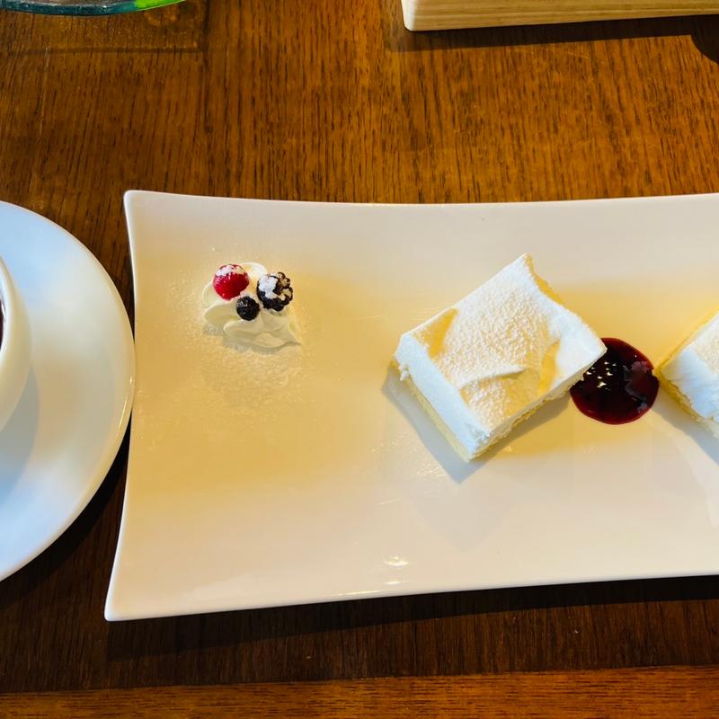 ケーキセット(レアチーズケーキ)(ヨリミチカフェ )