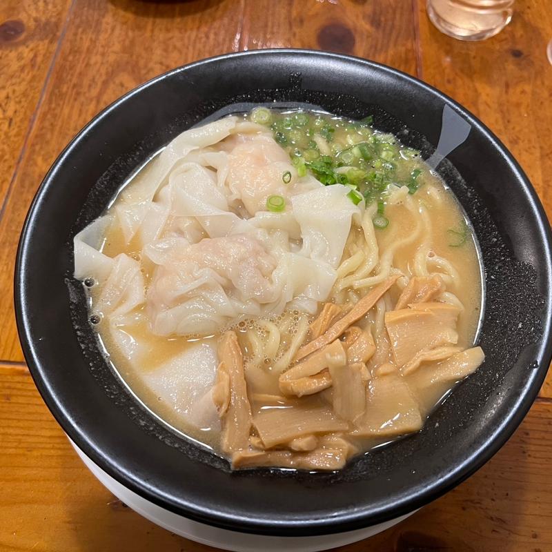 味噌雲呑麺(広州市場 新宿東口店 )