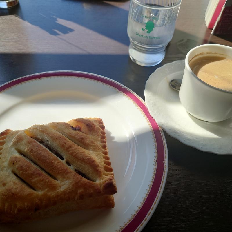 英国ミートパイ　プレーン(Beer&Restaurant シャーロック・ホームズ)