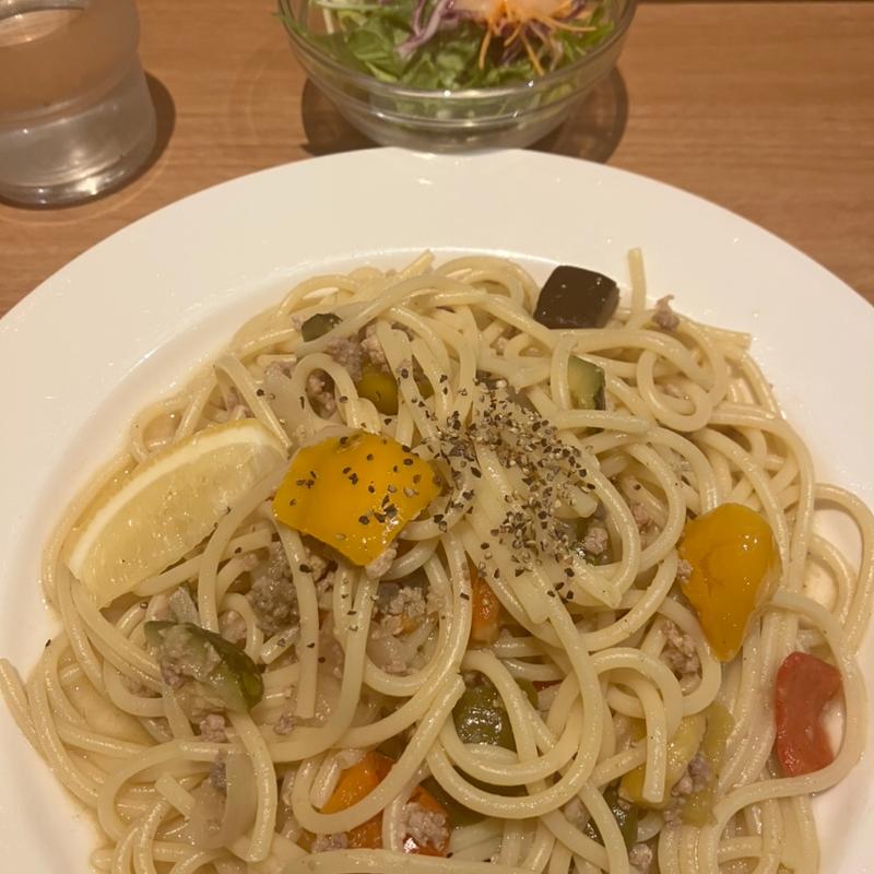 豚ひき肉と季節野菜のエスニックスパゲティ(UCCカフェプラザ 札幌オーロラタウン店)