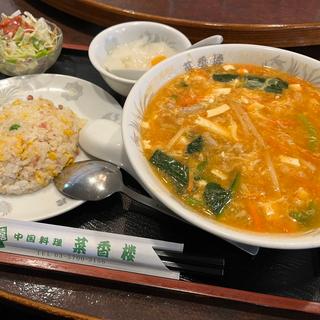 酸辣麺＋炒飯(菜香楼)