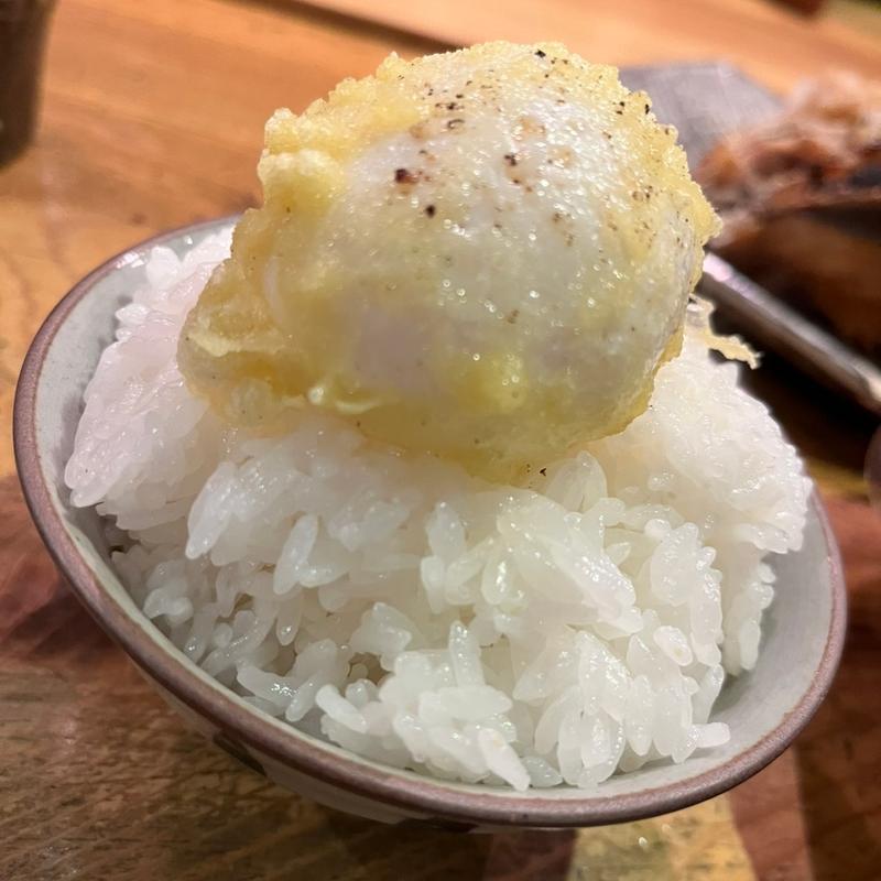 炊きたて土鍋の銀しゃり　半熟玉子天(鎮座タキビヤ)