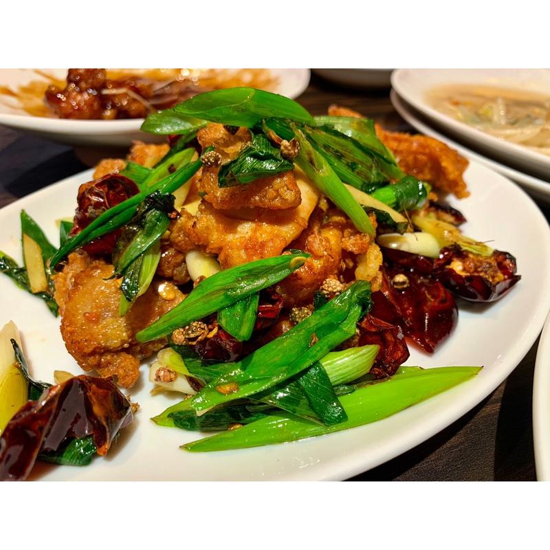 四川風鶏の唐揚げ　麻辣鶏(珉珉 三宮店 （みんみん）)