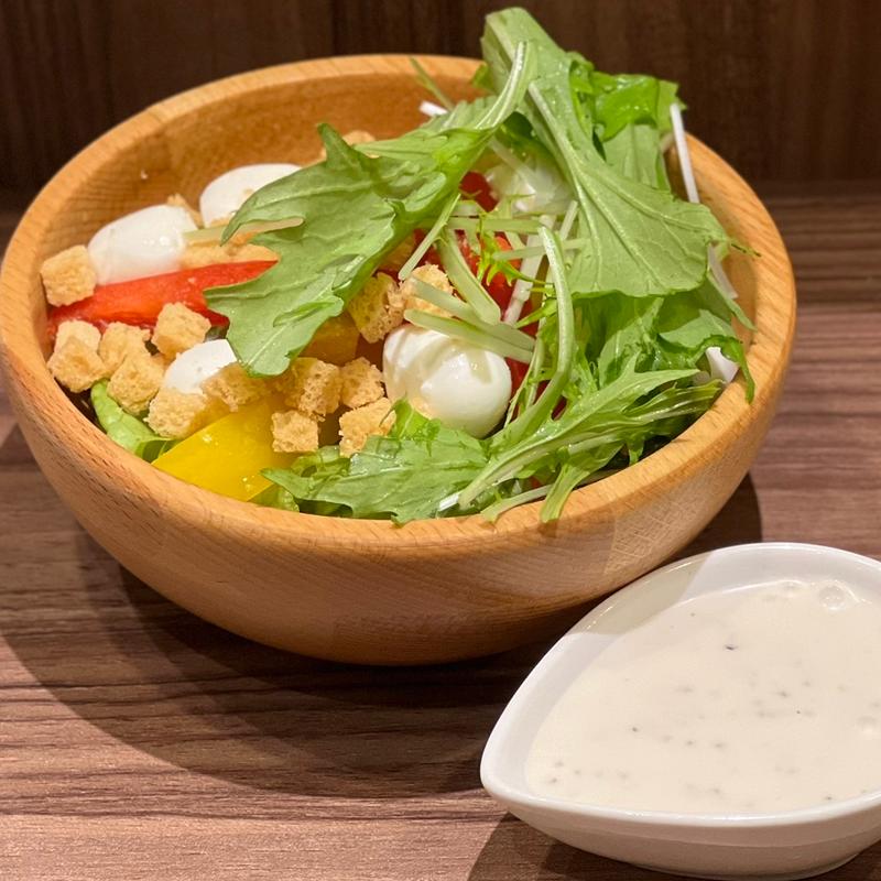 モッツァレラサラダ(ロケットカレー函館本町店)