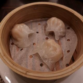 海老入り蒸し餃子 ( 3個 )(中華料理「王朝」ヒルトン東京ベイ)