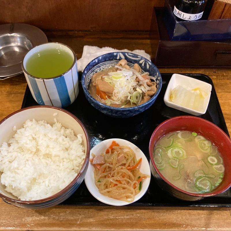 もつ煮込みランチ(大衆寿司酒場こがね)