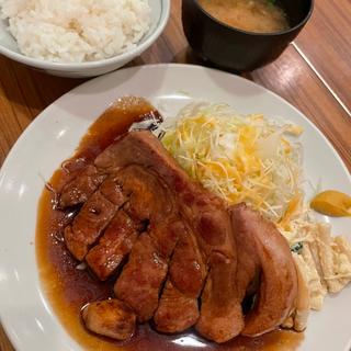 トンテキ定食(大阪トンテキ 天神橋筋店)