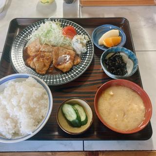 生姜焼き定食(お食事処田舎)