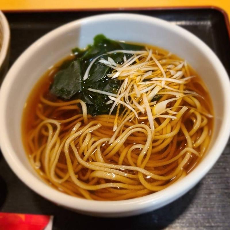 温かいお蕎麦(ゆかりな)