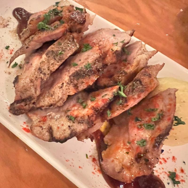 スペイン産ガリシア栗豚肩ロースのグリル(ロボス 日比谷店)