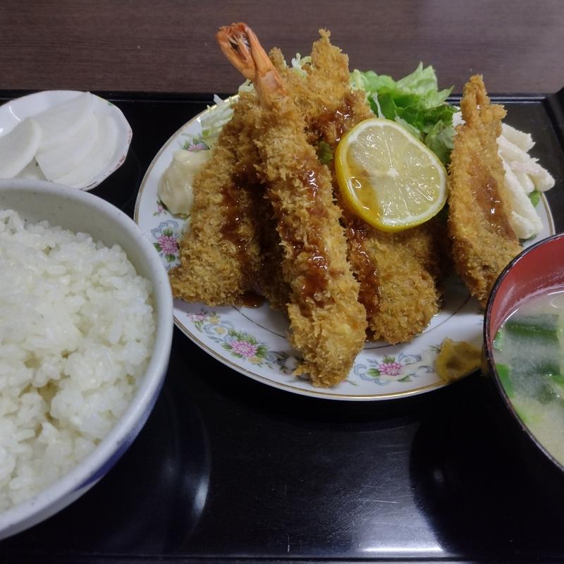 ミックスフライ定食(女良食堂)