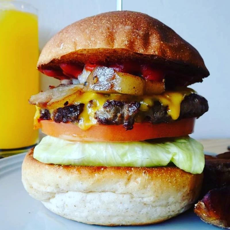 ベーコンチーズバーガー(FLOPPY BURGER HOUSE)