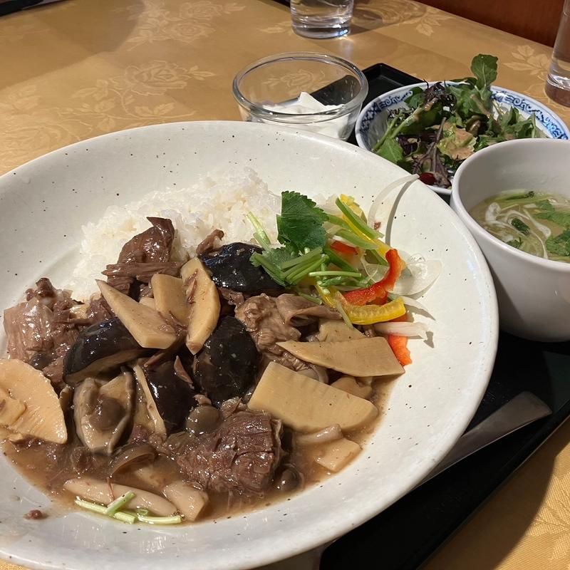 中華風牛すじ煮込みご飯(咸亨酒店 （カンキョウシュテン）)