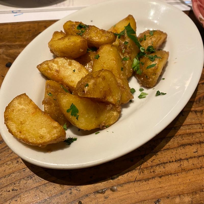 フライドポテトアンチョビバター(チロンボ・マリーナ 上野店)