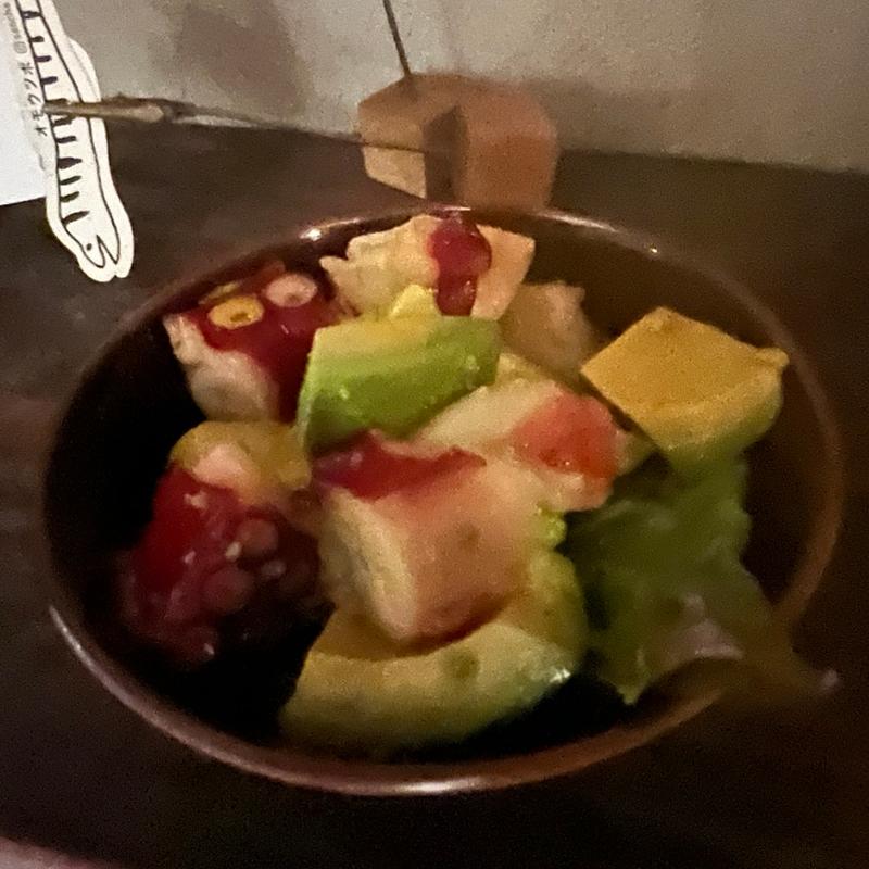 アボカドとタコのわさびポン酢(オモウツボ)