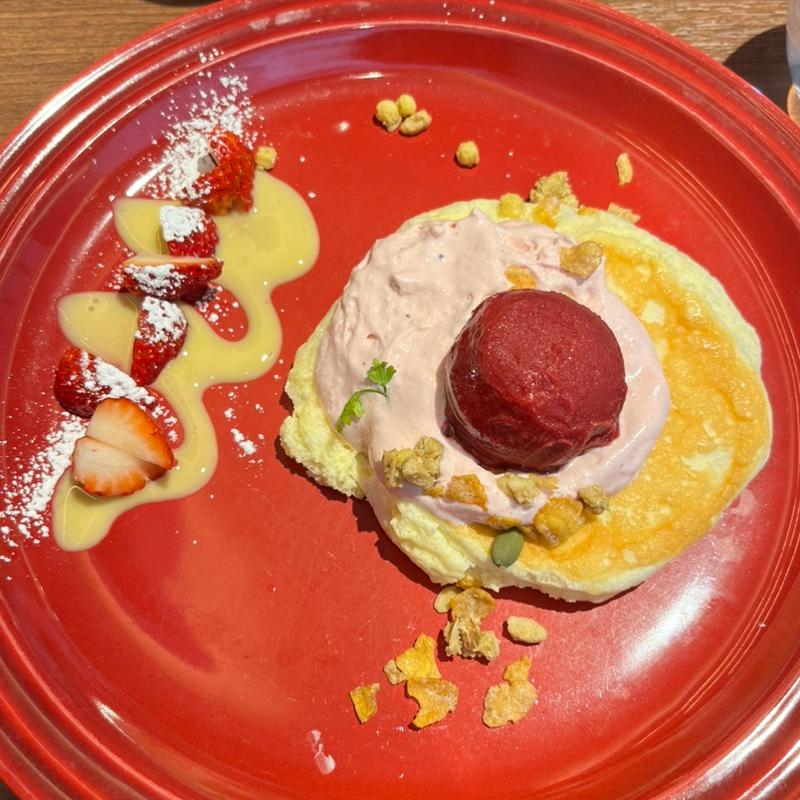 国産フレッシュいちごのパンケーキ(むさしの森珈琲 旭川大雪通店)