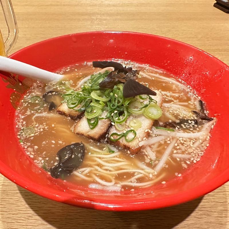 醤油ラーメン(串焼＆チャイニーズバル 八香閣（はっこうかく）)