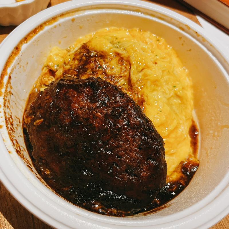 トマトオムライス(神田たまごけん 神保町店)