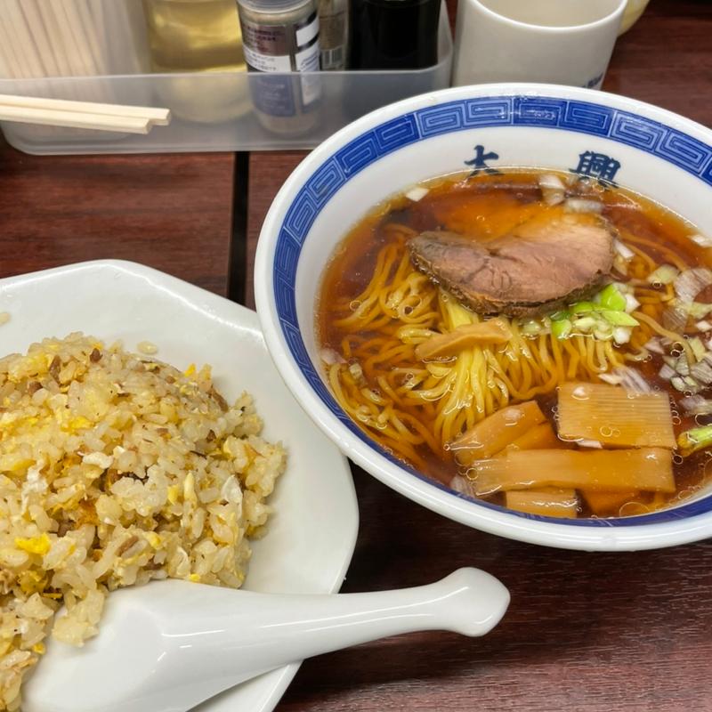 チャーハン半ラーメン(中華 大興)