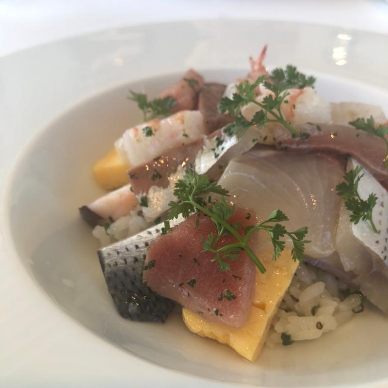 旬魚のレアグリル海鮮丼(海to里)