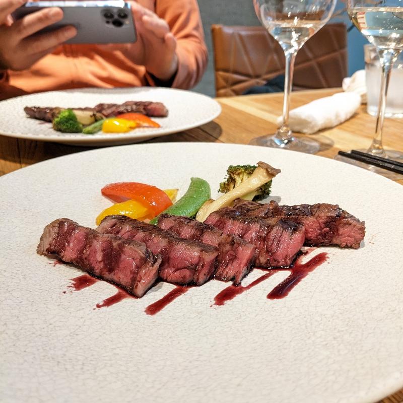 ビーフステーキ(月島オイスター俱楽部)