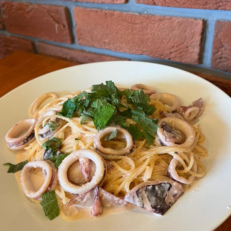 ヤリイカと明太子の 軽いクリームソース(アザレア)