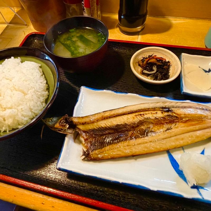 さんま干物定食(魚玉 （うおたま）)