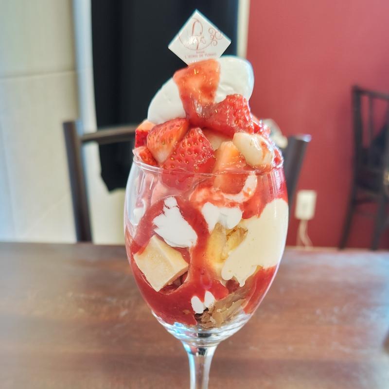 いちごパフェ(L'ECRIN DE YUMIKO)