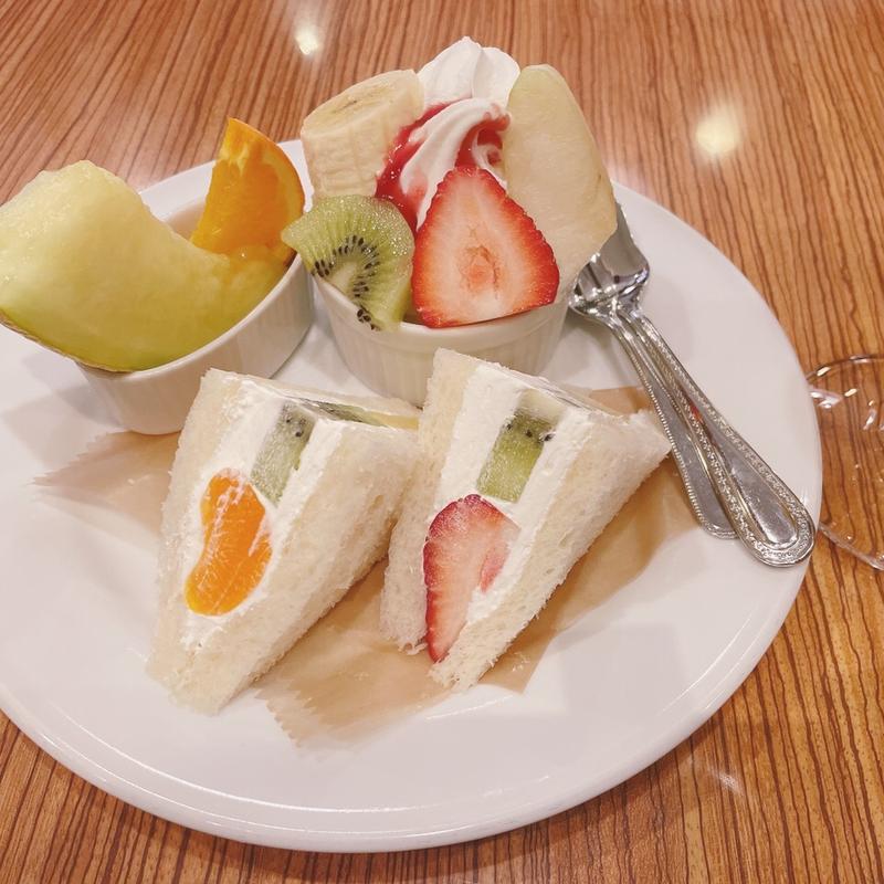 ミニフルーツサンド&ミニパフェセット(ミキ フルーツ)