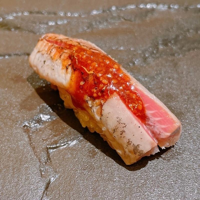 イワシ炙り(鮨よしかわ)