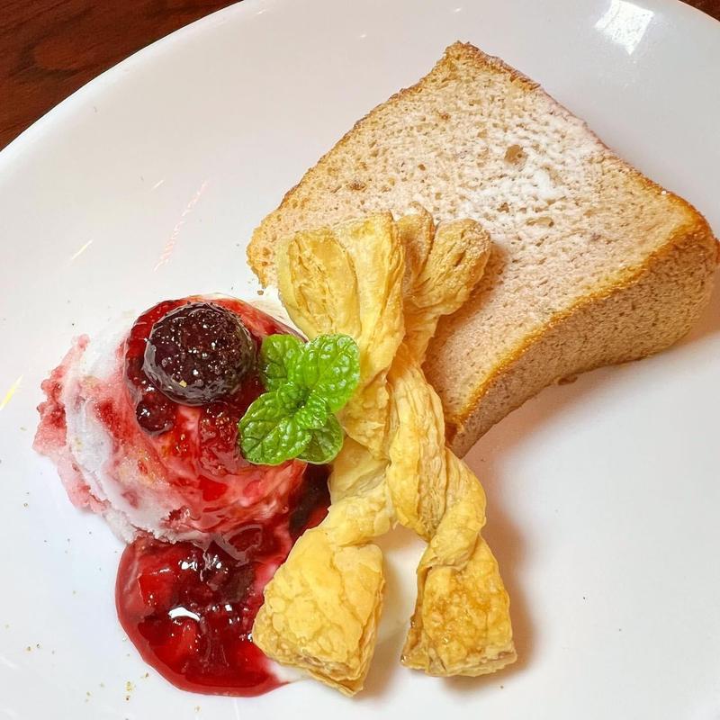 苺のシフォンケーキ(カントリーレストランスワン)