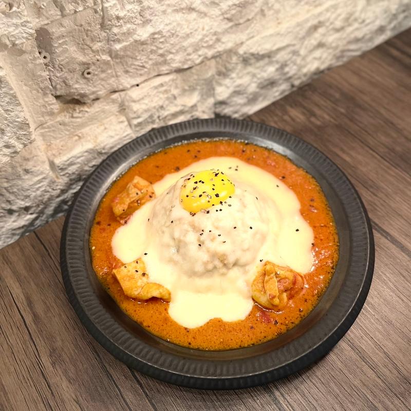 チーズドームキーマ　バターチキンカレー添え(Cafe＋Curry Rajkumari)