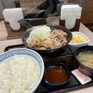 鉄板牛カルビ定食(吉野家 神戸駅前店 )